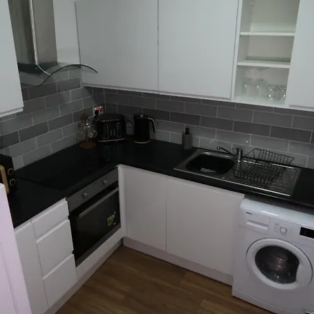 Two-bedroom With Scenic Balcony View Lejlighed