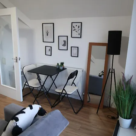Two-bedroom With Scenic Balcony View Lejlighed *